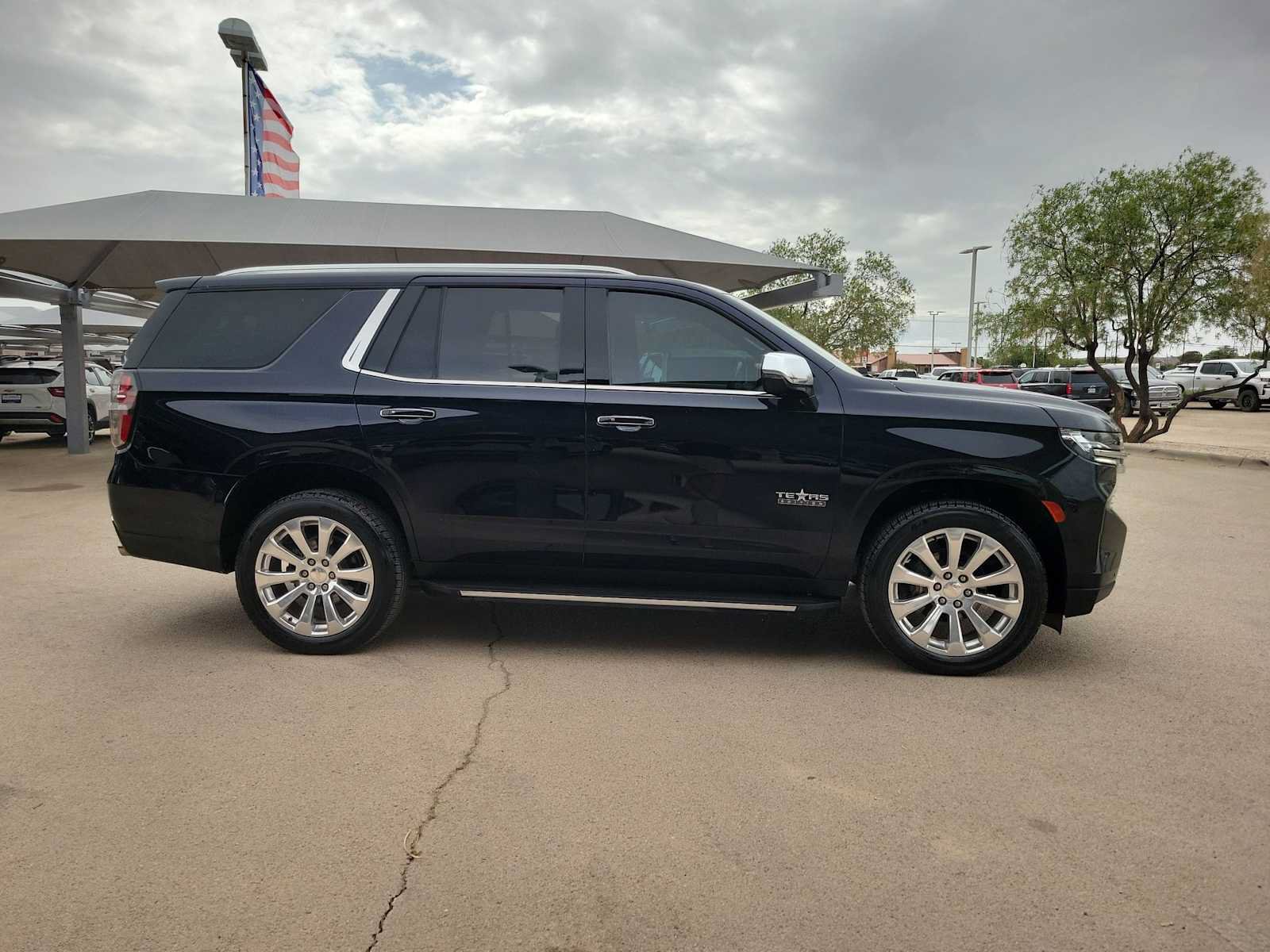 Used 2022 Chevrolet Tahoe Premier w/ Texas Edition RWD image 9