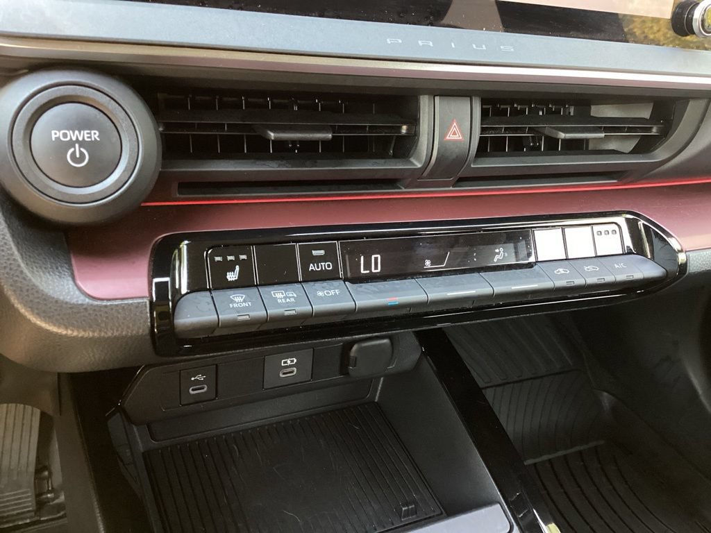 Used 2024 Toyota Prius Prime FWD image 16