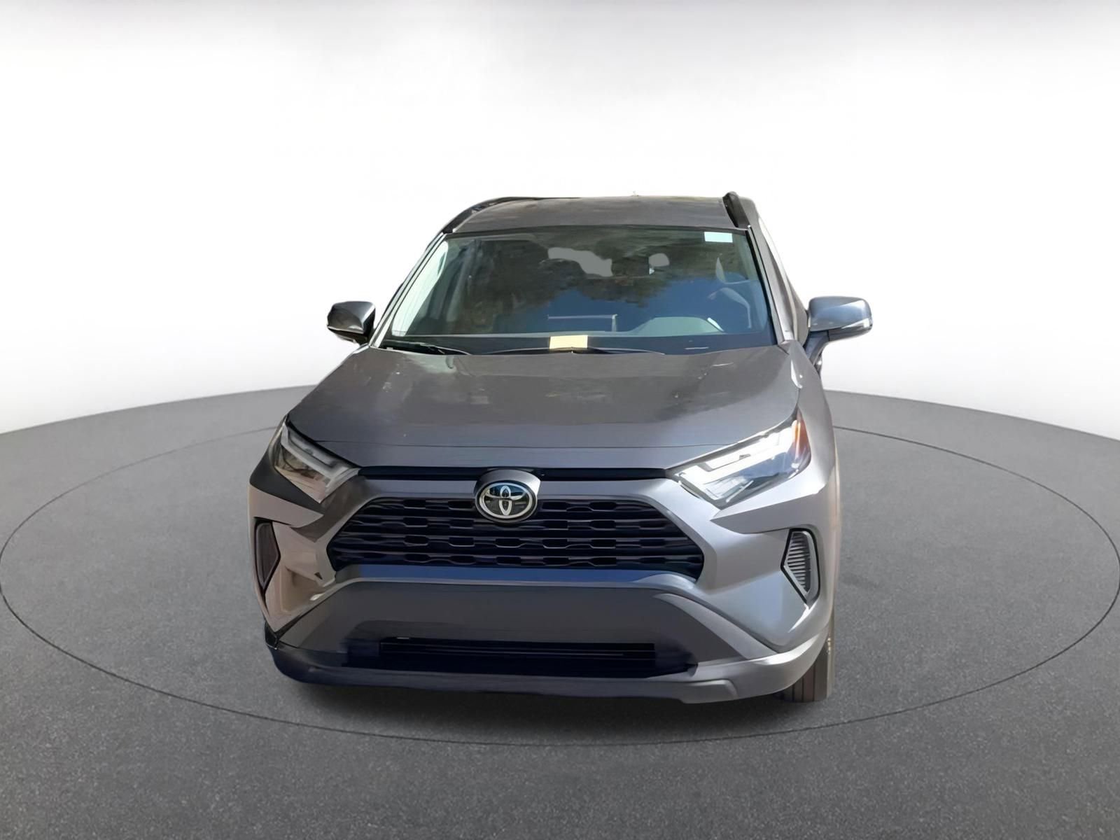 Used 2025 Toyota RAV4 XLE image 4