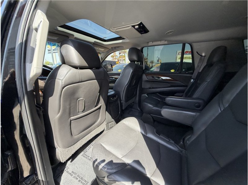 Used 2017 Cadillac Escalade Premium Luxury RWD image 21