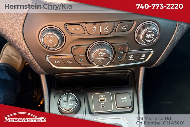 Used 2020 Jeep Cherokee Trailhawk w/ Cold Weather Group AWD/4WD image 20