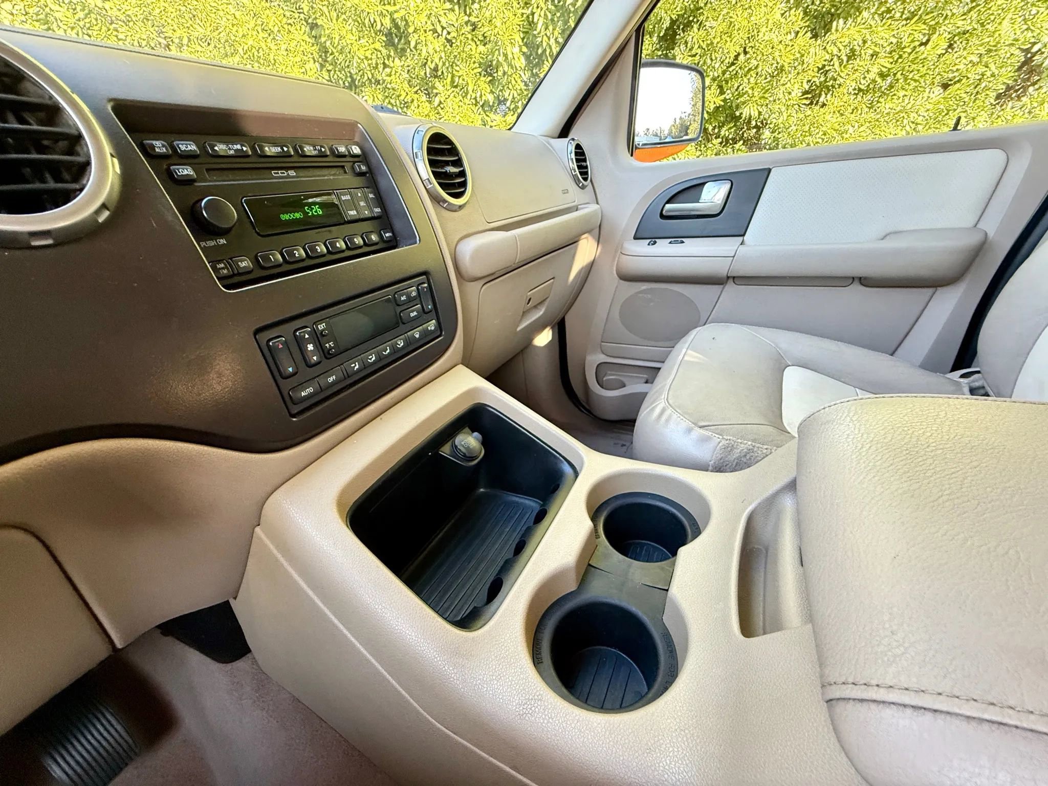 Used 2004 Ford Expedition Eddie Bauer image 30