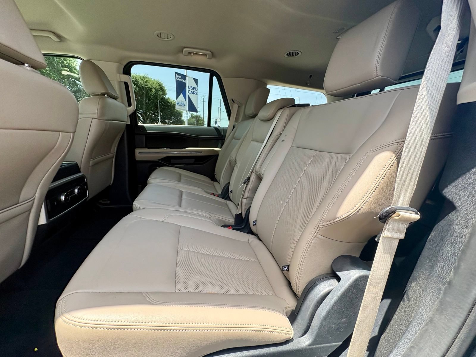 Used 2024 Ford Expedition XLT RWD image 9