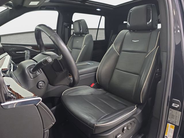 Used 2022 Cadillac Escalade Premium Luxury image 14