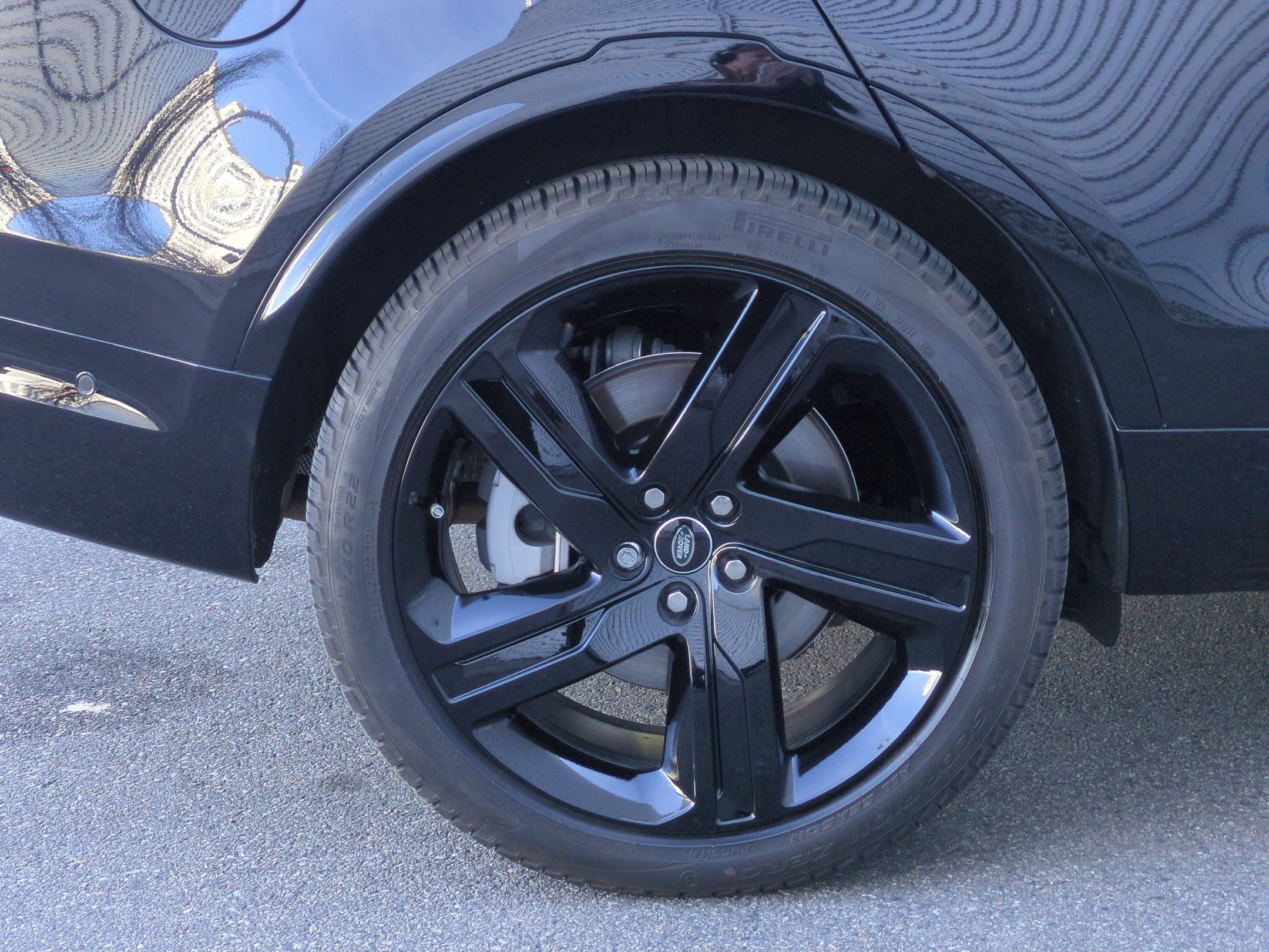 Used 2025 Land Rover Discovery Dynamic SE image 32