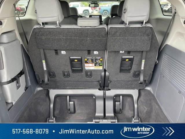 Used 2024 Toyota Sienna XLE FWD image 20