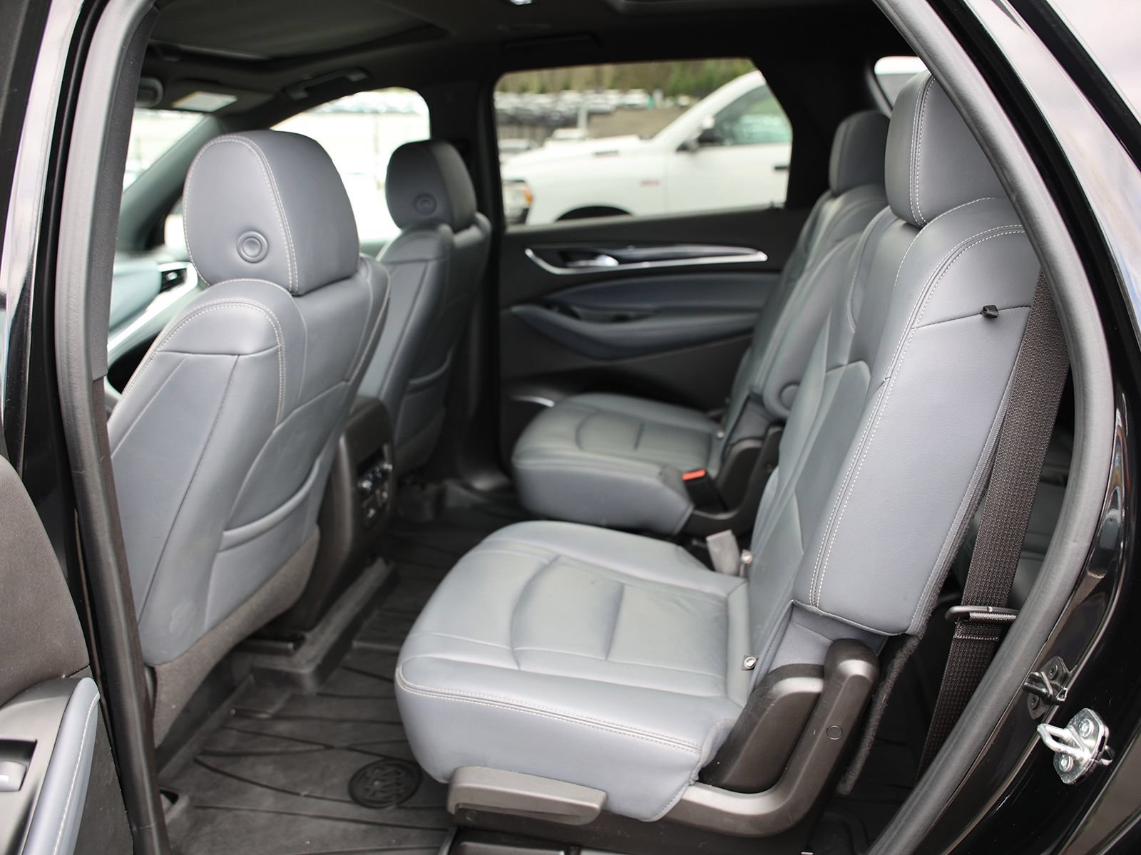 Used 2022 Buick Enclave Premium w/ Experience Buick Package AWD/4WD image 23