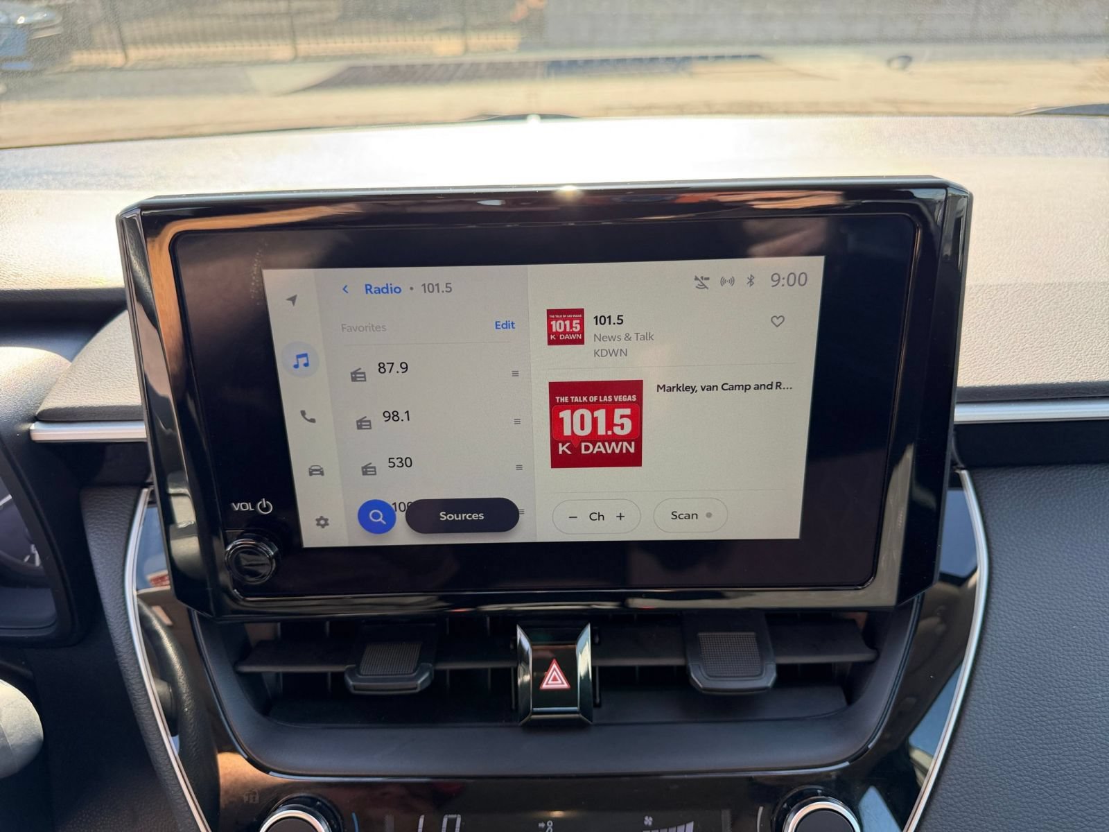 Used 2025 Toyota Corolla LE FWD image 20