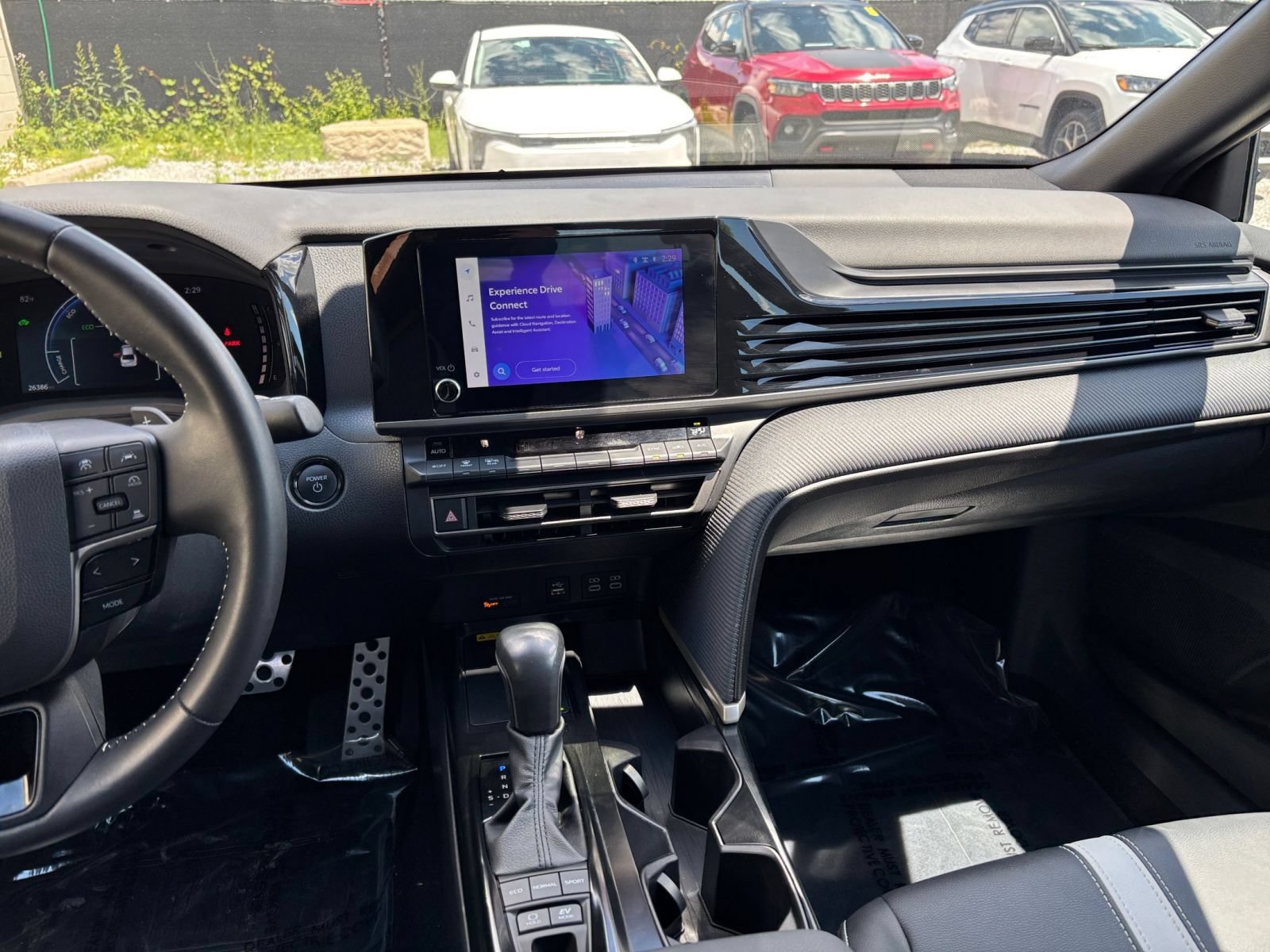 Used 2025 Toyota Camry SE FWD image 17