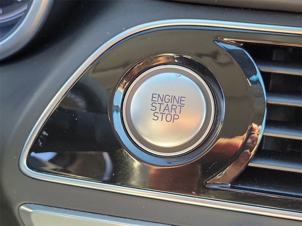 Used 2019 Genesis G70 2.0T Sport image 8