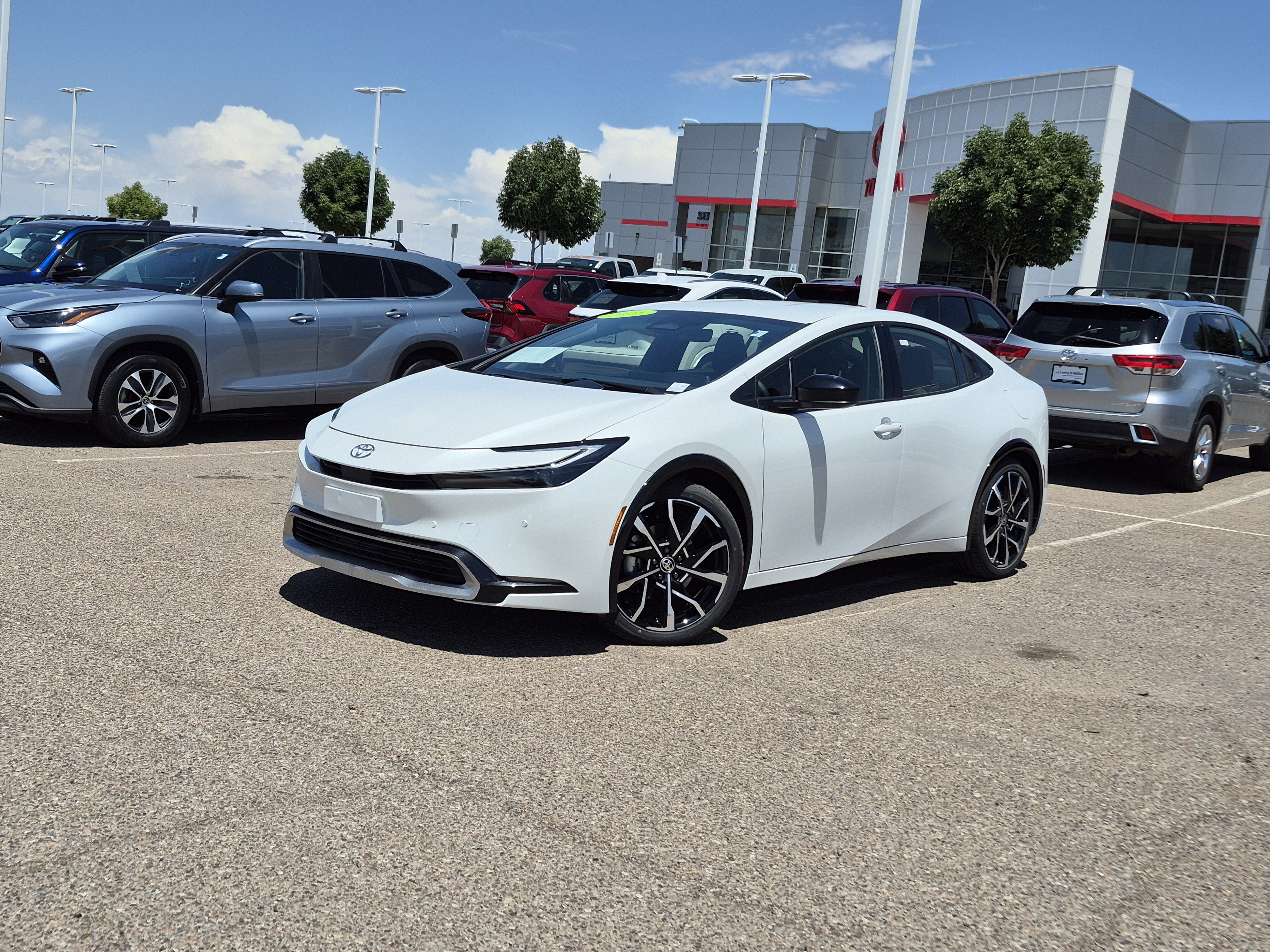 Used 2026 Toyota Prius Plug-In Hybrid FWD image 1