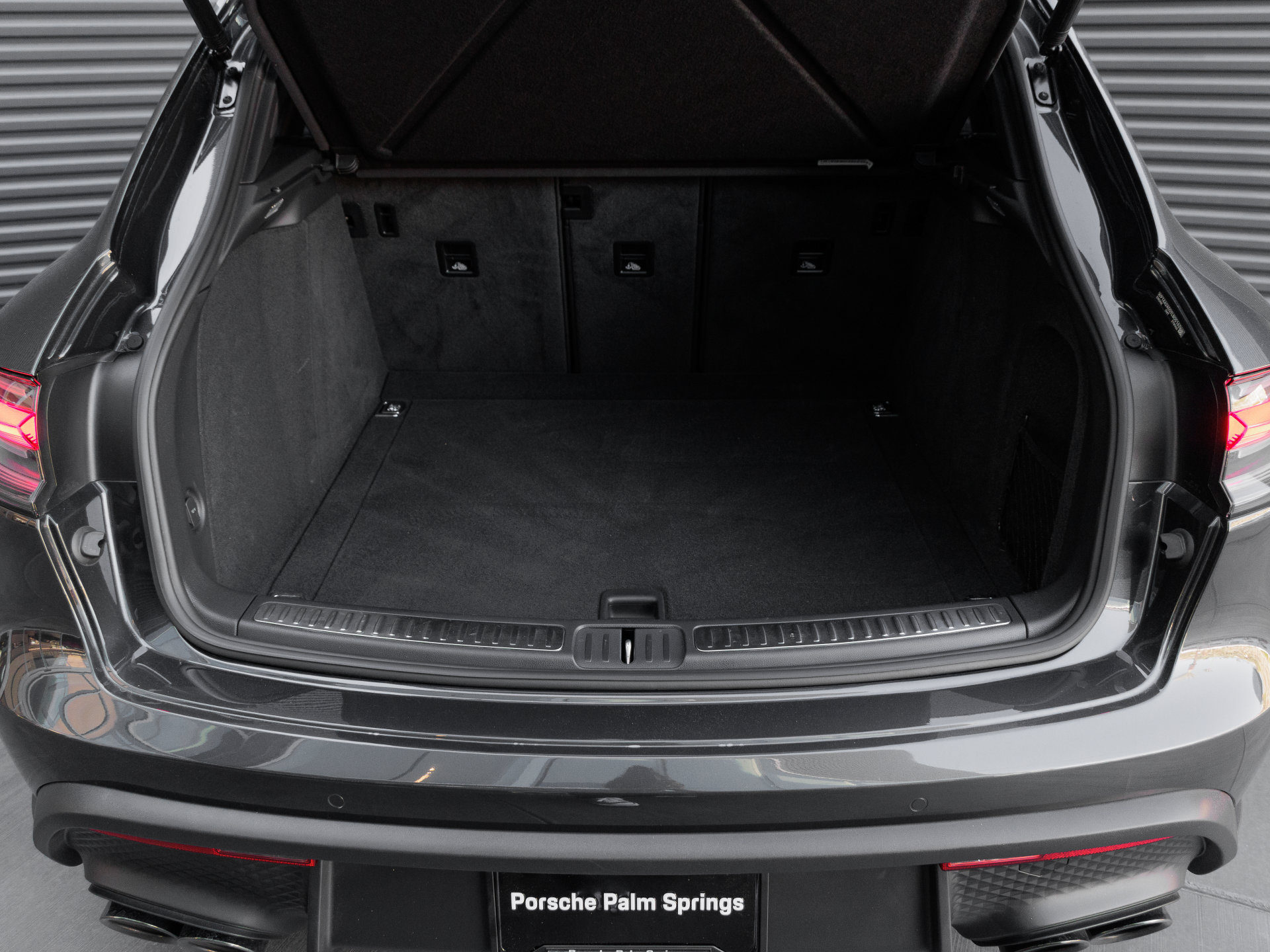 Certified 2026 Porsche Macan Turbo AWD/4WD image 29