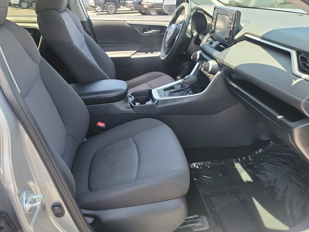 Used 2019 Toyota RAV4 XLE FWD image 24