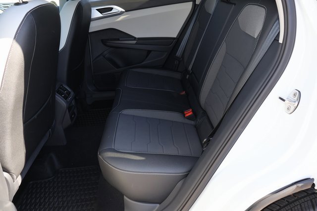 Certified 2025 Volkswagen Taos SE image 13