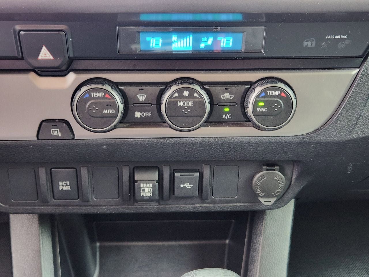 Used 2021 Toyota Tacoma SR5 RWD image 18