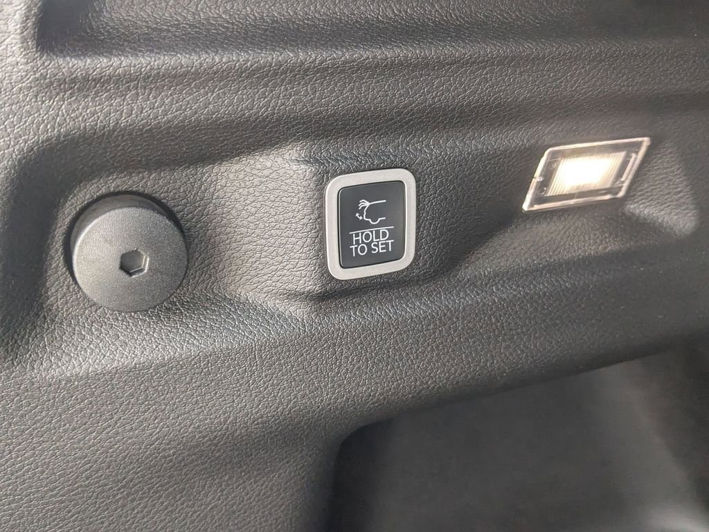 New 2025 Jeep Grand Cherokee L Limited w/ Trailer Tow Package image 31