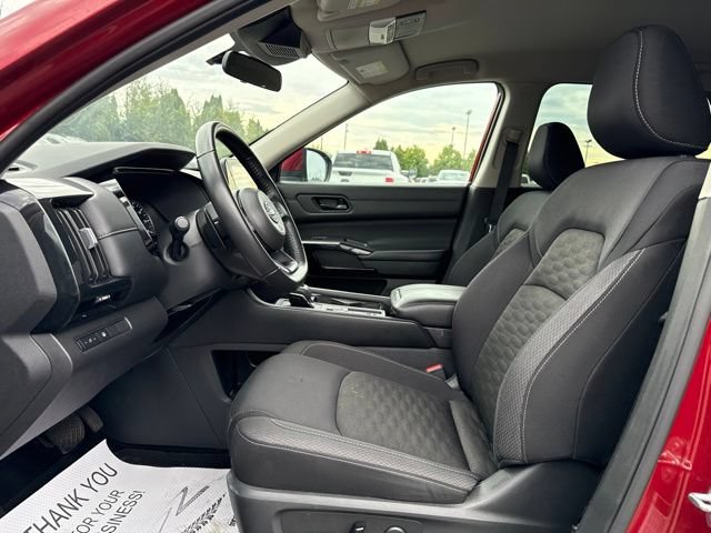 Used 2024 Nissan Pathfinder SV FWD image 23