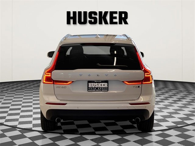 Used 2021 Volvo XC60 T5 Momentum w/ Premium Package image 6
