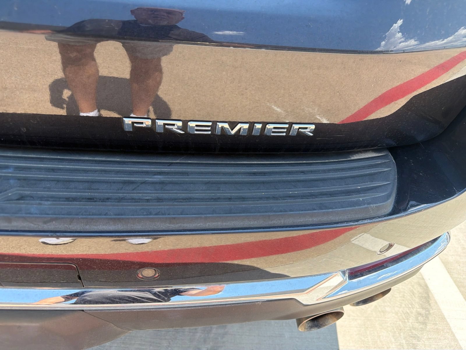 Used 2025 Chevrolet Tahoe Premier RWD image 7