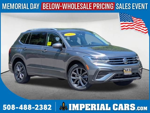 Used 2022 Volkswagen Tiguan SE AWD/4WD image 1