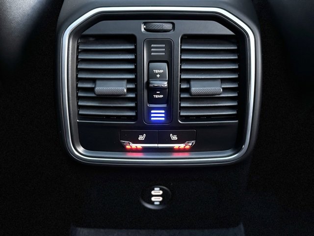 New 2026 Porsche Macan image 33