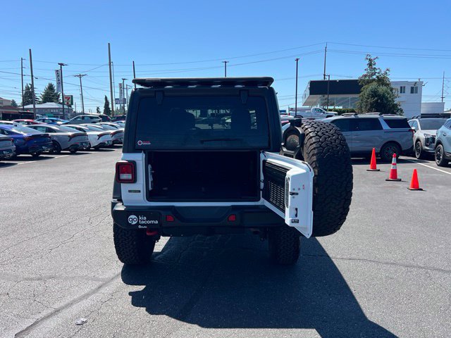 Used 2022 Jeep Wrangler Unlimited Rubicon w/ Cold Weather Group AWD/4WD image 10