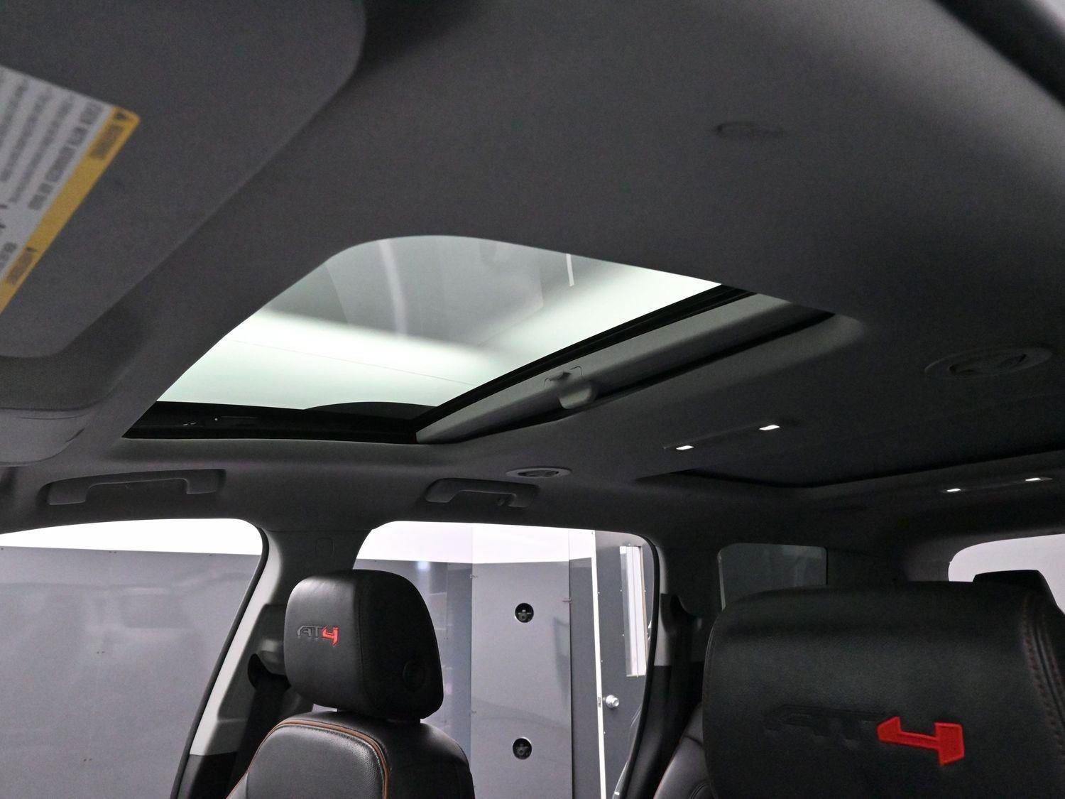 Used 2023 GMC Acadia AT4 w/ Technology Package image 32