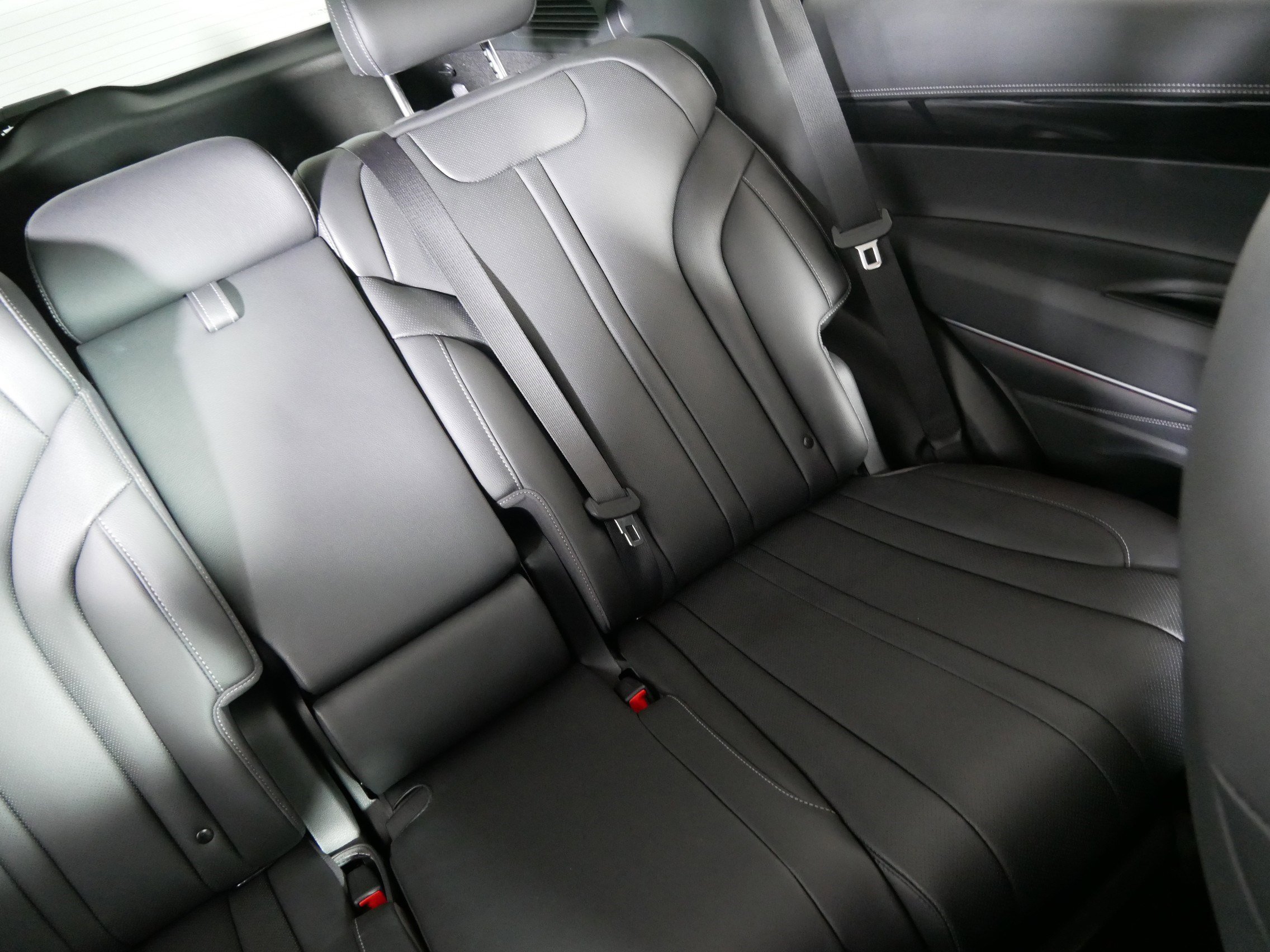 Used 2025 Genesis GV80 2.5T Standard image 14