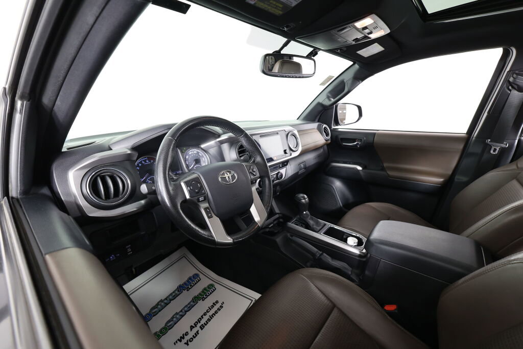 Used 2016 Toyota Tacoma Limited w/ Towing Package RWD image 10