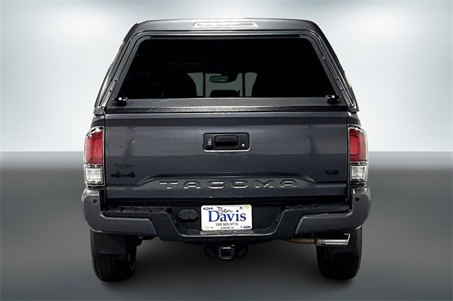 Used 2021 Toyota Tacoma Limited image 7