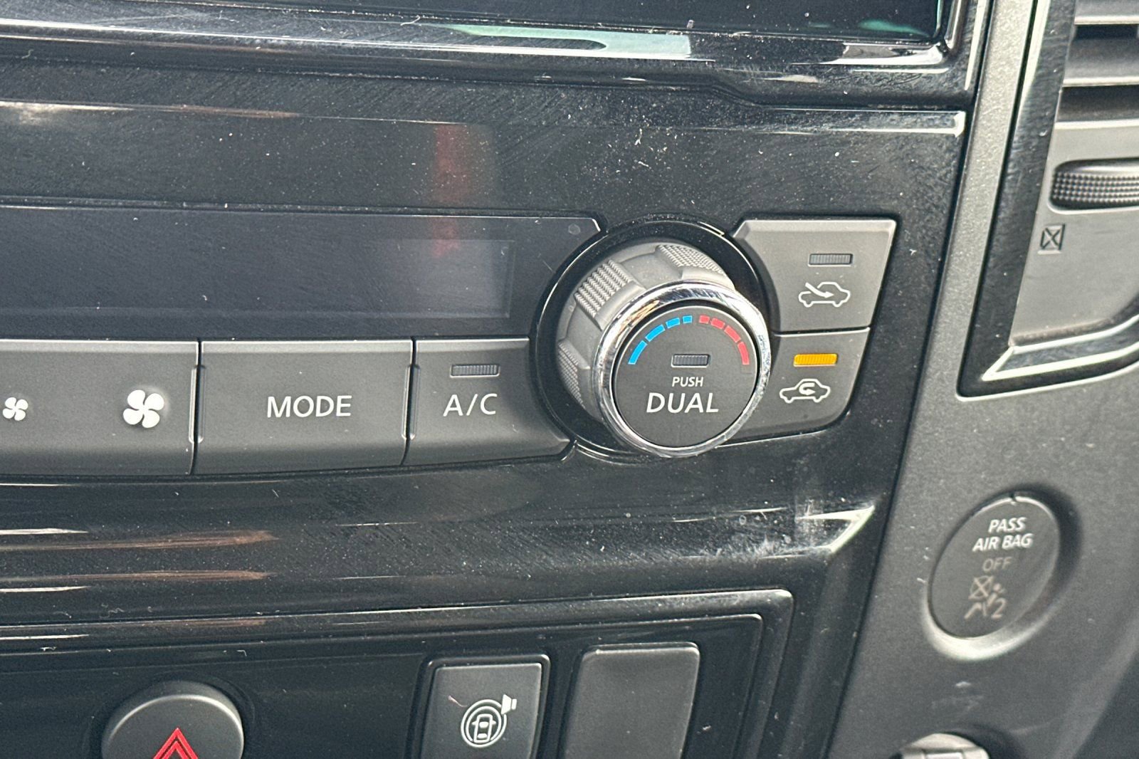 Certified 2024 Nissan Titan PRO-4X w/ Off Road Protection Package image 30