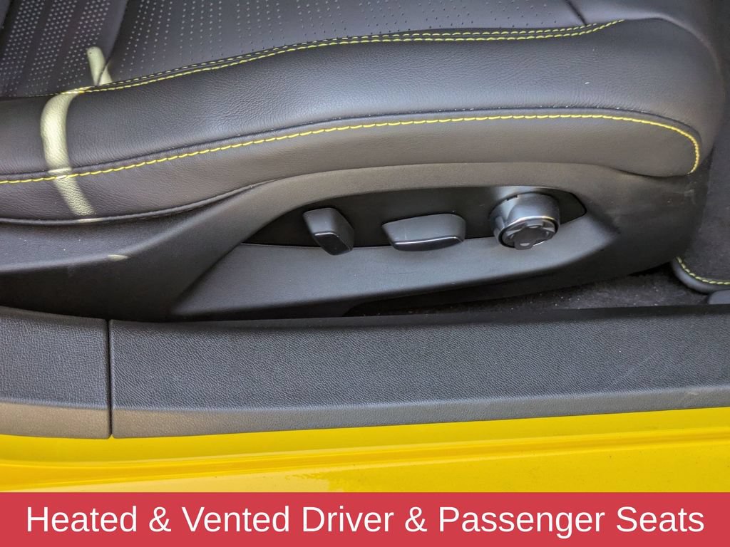 Used 2025 Chevrolet Corvette Z06 w/ Stealth Interior Trim Package RWD image 37