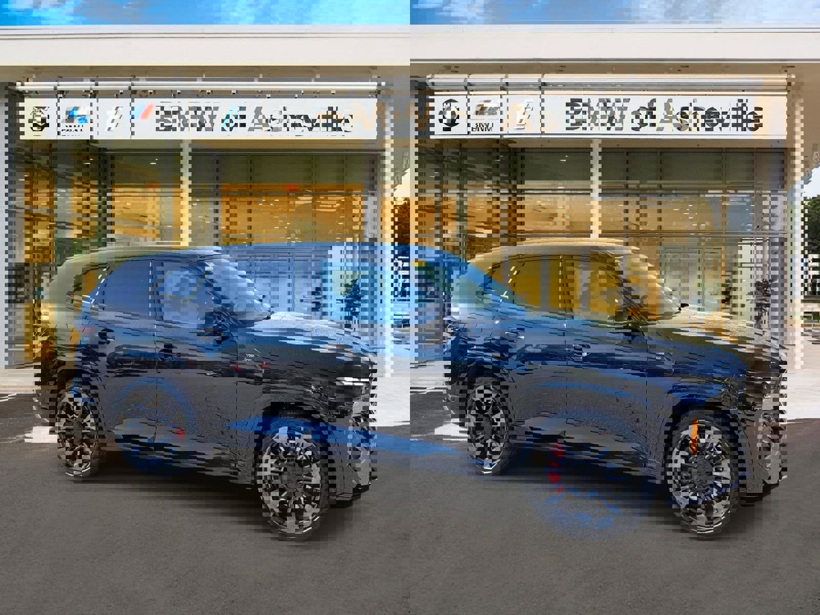 Used 2023 BMW XM image 1