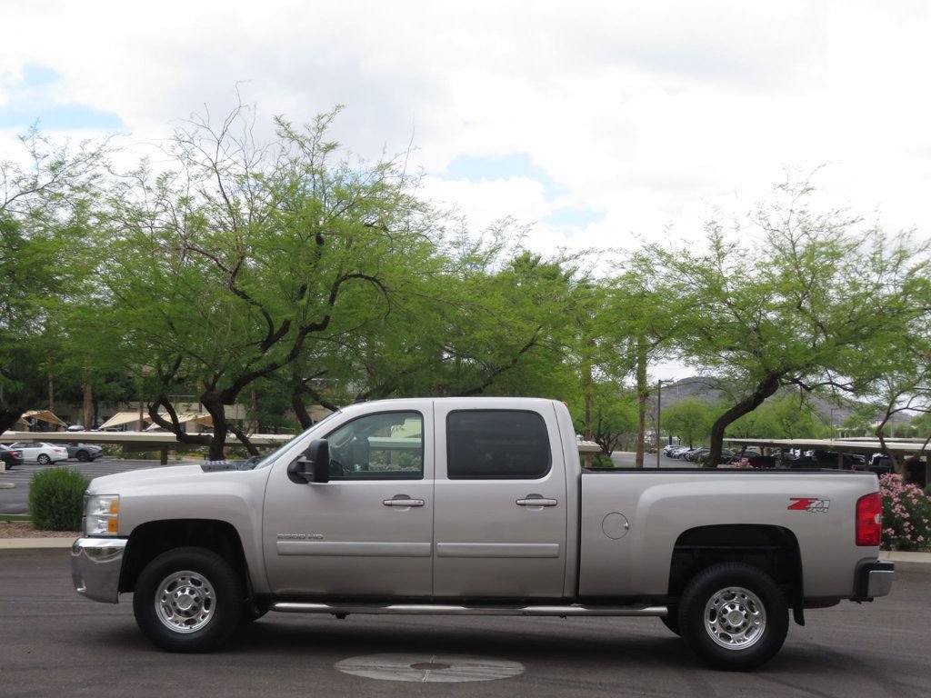 Used 2008 Chevrolet Silverado 2500 LTZ w/ Safety Package AWD/4WD image 2