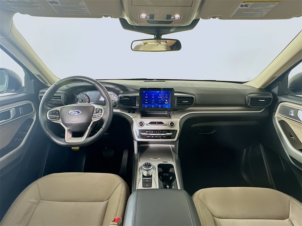 Used 2023 Ford Explorer XLT image 10