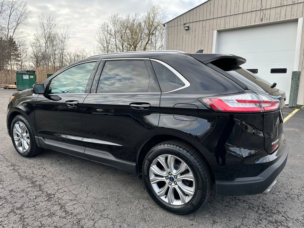 Used 2019 Ford Edge Titanium AWD/4WD image 16