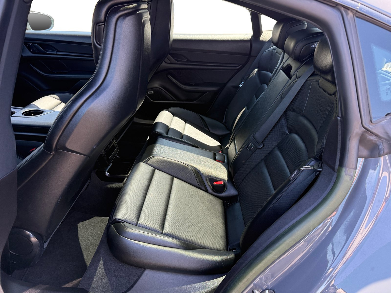 Used 2022 Porsche Taycan RWD image 16