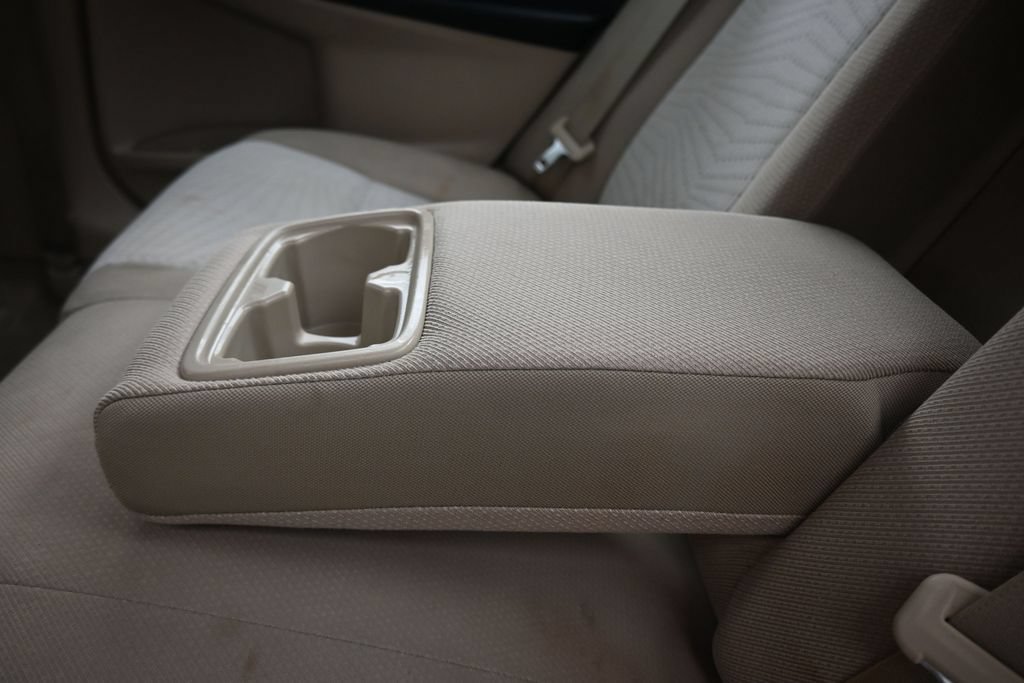 Used 2012 Toyota Camry LE FWD image 29