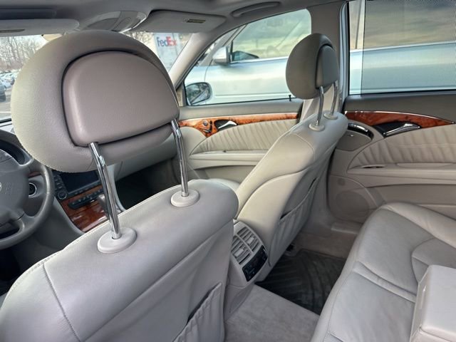 Used 2005 Mercedes-Benz E 500 4MATIC Sedan image 10