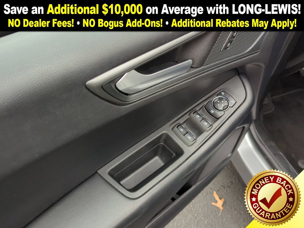 Used 2020 Ford Edge SE image 16