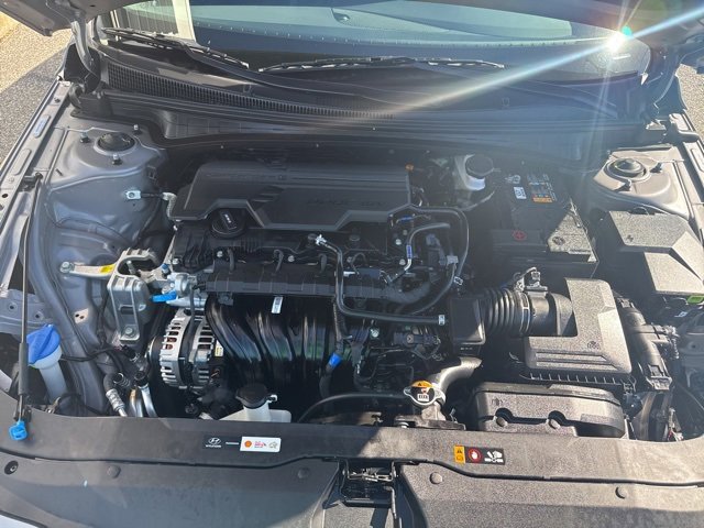 Certified 2025 Hyundai Elantra SE image 55