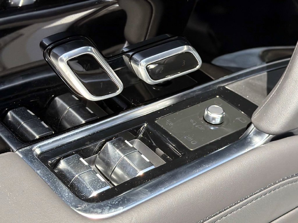 New 2026 Land Rover Range Rover SE AWD/4WD image 17