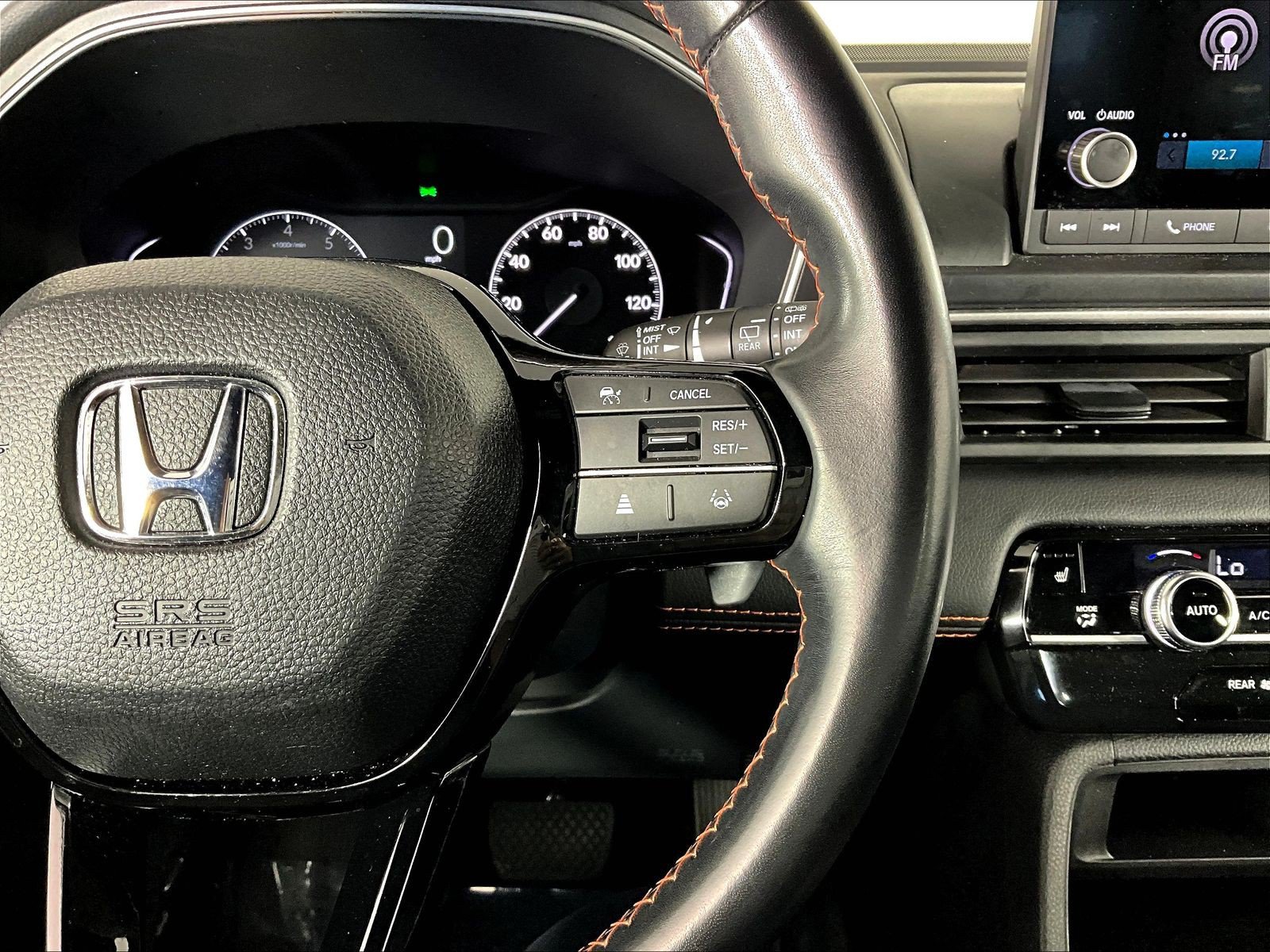 Used 2025 Honda Pilot Sport image 12