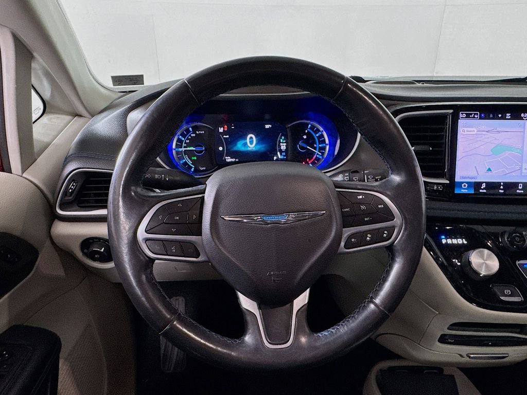 Used 2021 Chrysler Pacifica Touring-L w/ Uconnect Theater Family Group image 11