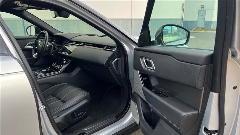 Used 2018 Land Rover Range Rover Velar S AWD/4WD image 68