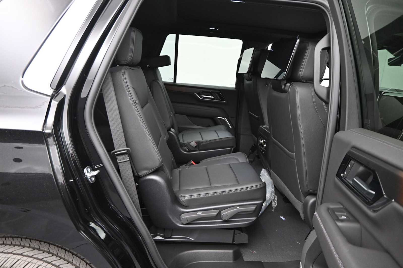 New 2027 GMC Yukon Denali w/ Denali Reserve Package AWD/4WD image 12