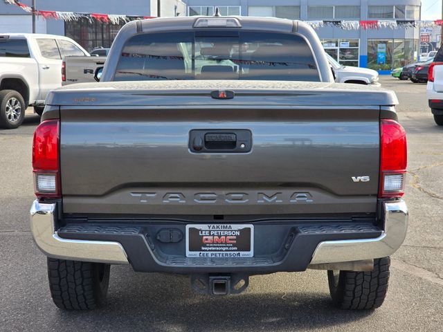 Used 2018 Toyota Tacoma TRD Off-Road AWD/4WD image 4