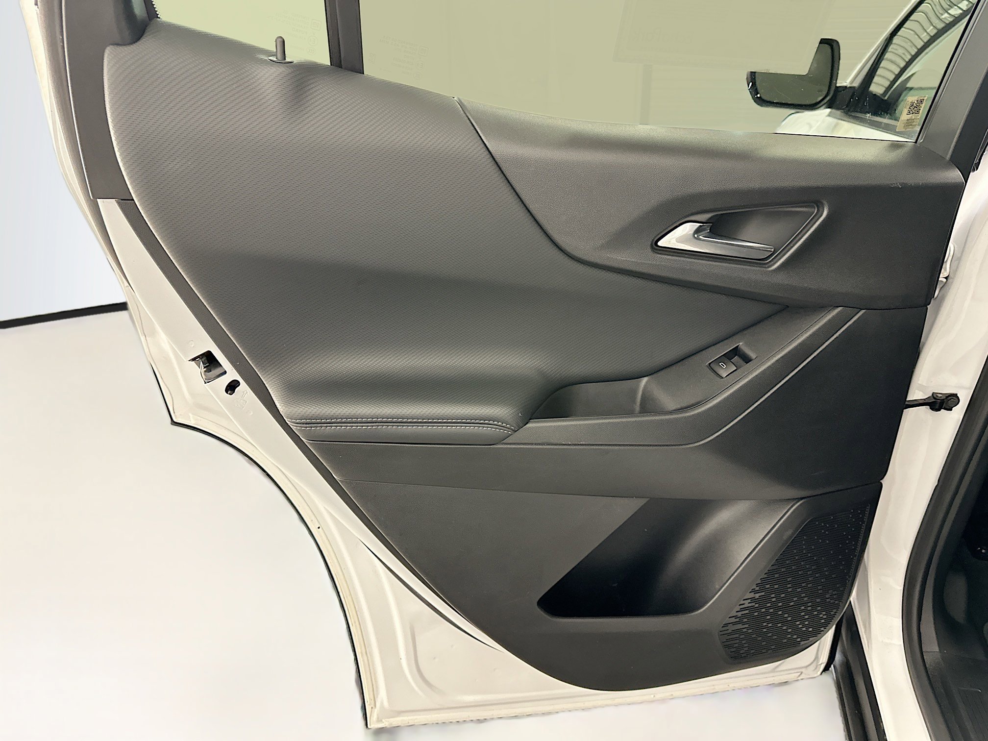 Used 2025 Chevrolet Equinox LT image 27