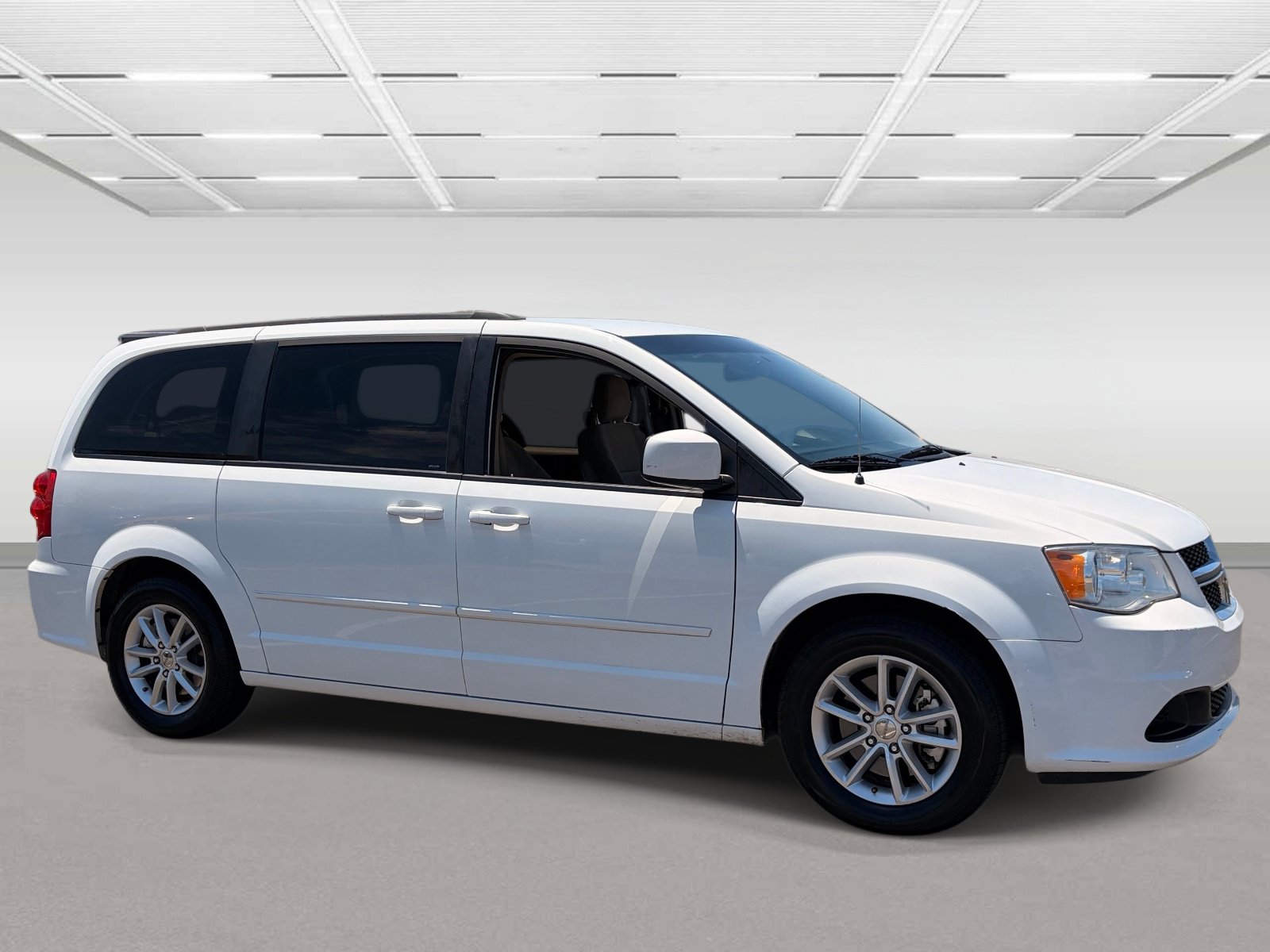 Used 2015 Dodge Grand Caravan SXT w/ UConnect Hands-Free Group FWD image 7