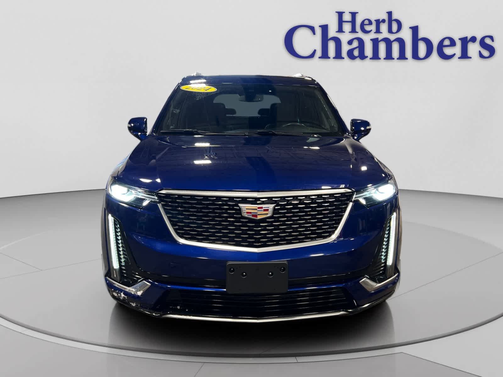 Used 2024 Cadillac XT6 Premium Luxury AWD/4WD image 2
